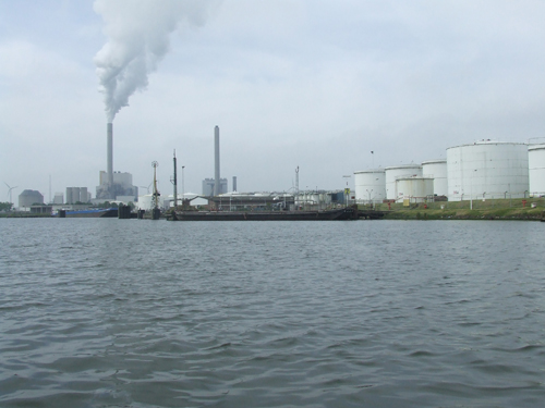 petroleum-haven Petroleum harbour, one of the harbours where Piet places his eel traps
